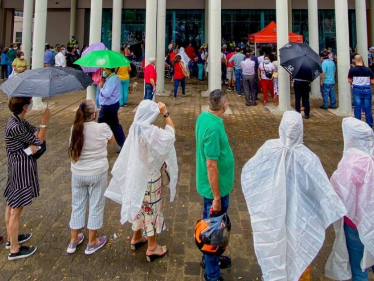 Entre aglomeraciones Bucaramanga aplicó todas las vacunas