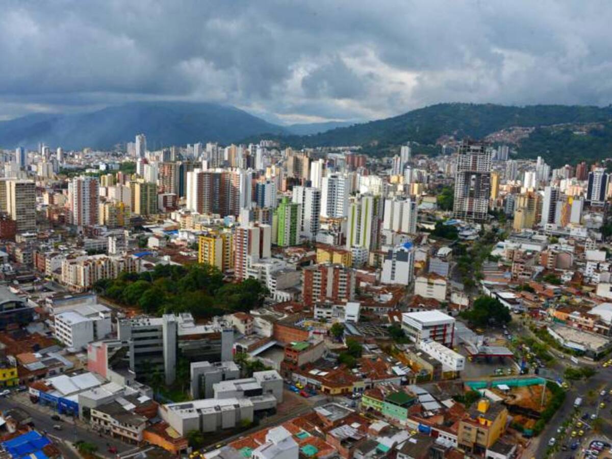 Universitarios descubren foco de malos olores que afectan a 6 comunas