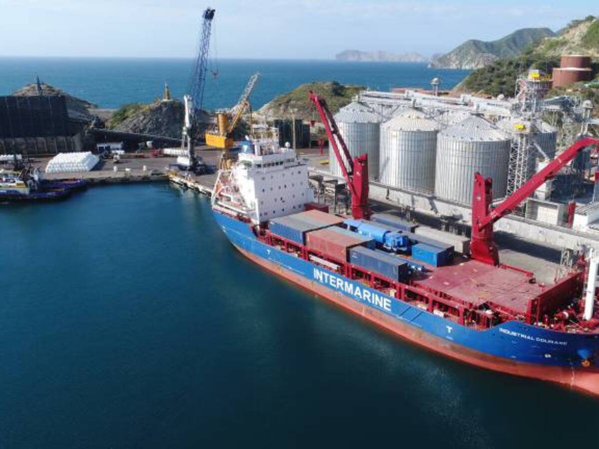 Por primera vez arriba al Puerto de Santa Marta un barco ecológico