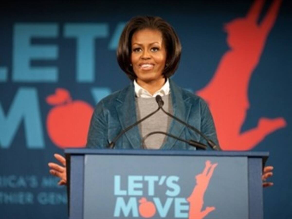 Michelle Obama mueve las caderas en televisión para incentivar una vida sana