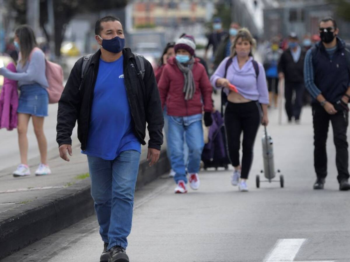 "Vacunarse es mejor que adquirir defensas a través de la infección"