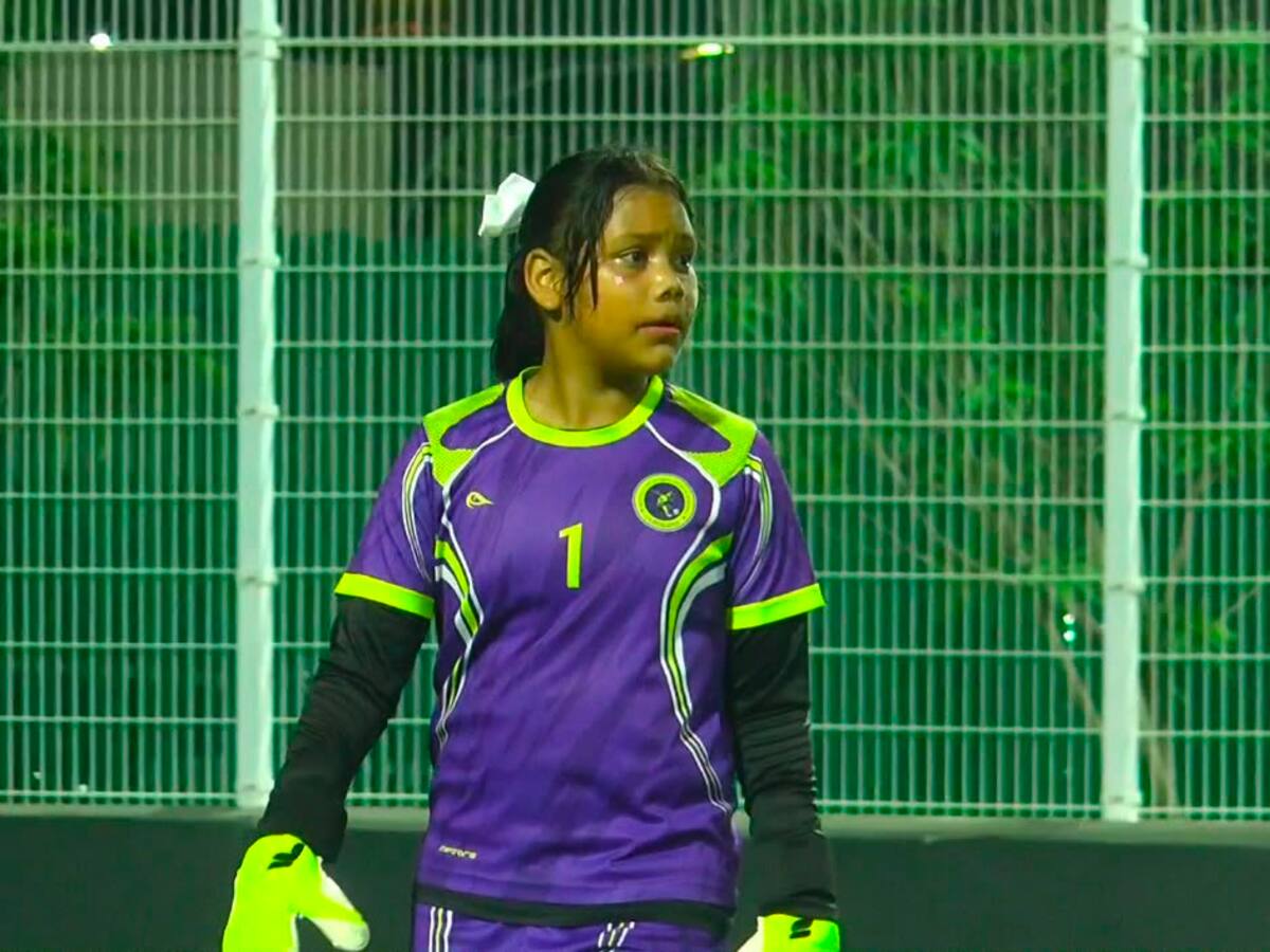 Cielo brilla como la única niña arquera de un equipo de fútbol mixto en Nuevo Chambacú