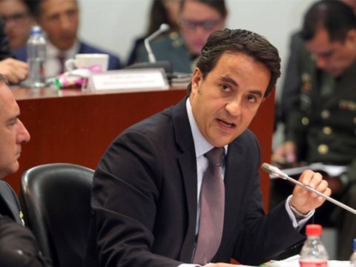 Ratifican en su cargo a director de Migración Colombia