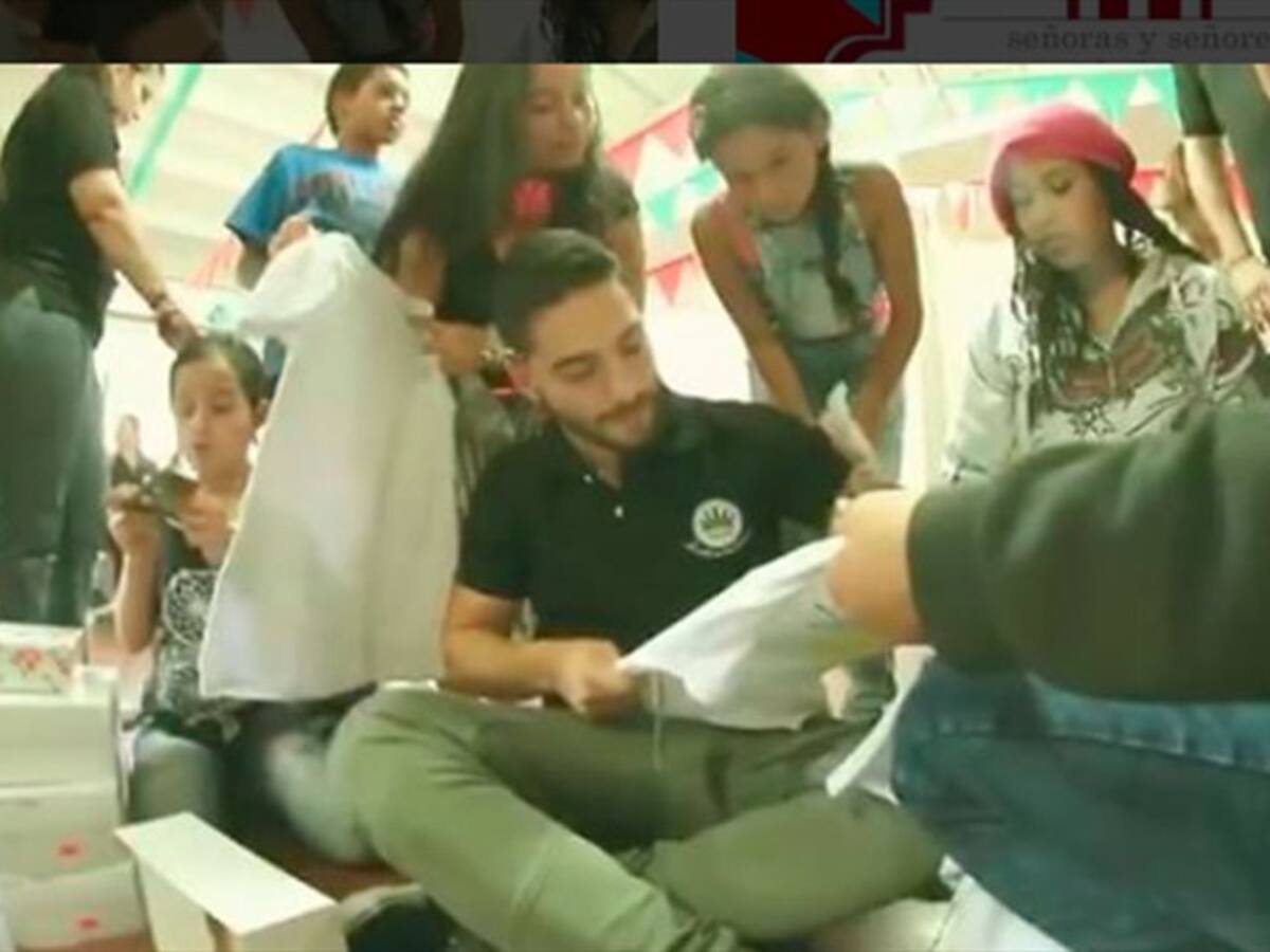 Maluma, ganador del Premio Impacto 2023 de la Fundación Playing For Change