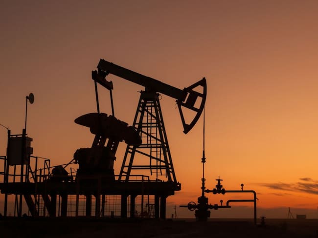 Lunes negro para el petróleo y el mercado bursátil
