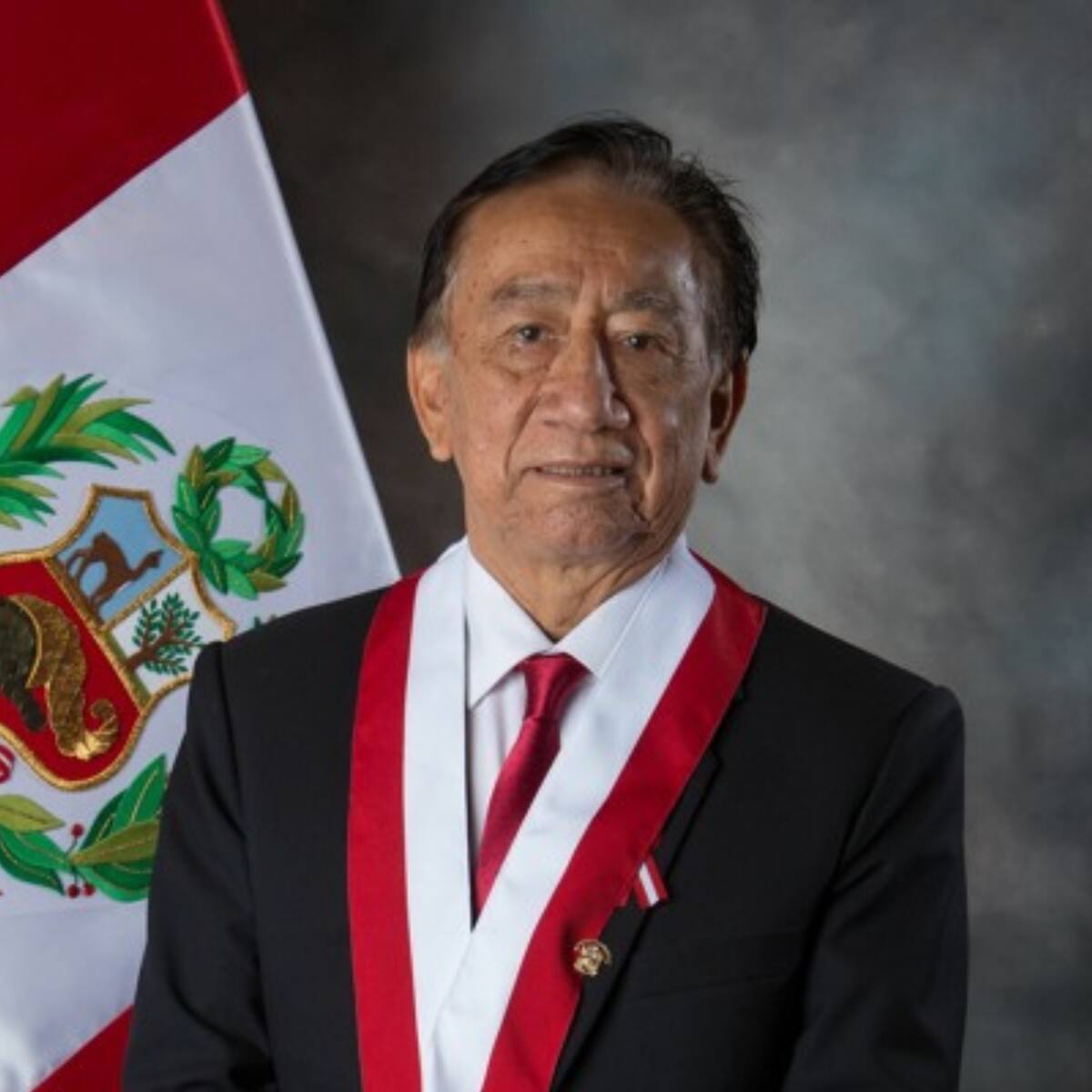 Congreso de Perú elige a José María Balcazar como presidente encargado