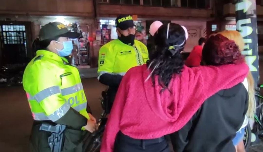 Uno de los controles que realiza la Policía en las denominadas zonas de tolerancia.