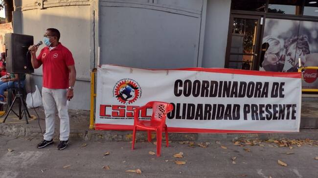 La protesta se realizó en la entrada de la Coca Cola en el barrio El Bosque