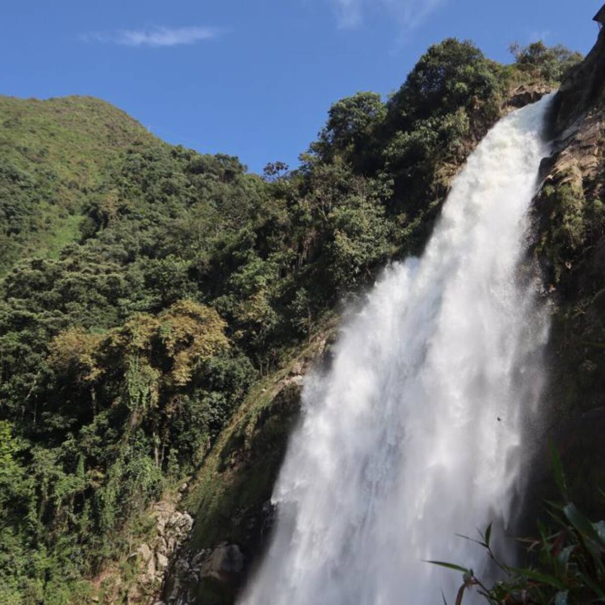El Tequendamita, la cascada donde se bañan los arrieros