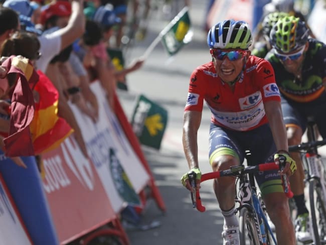 Esteban Chaves conserva el liderato tras la octava etapa