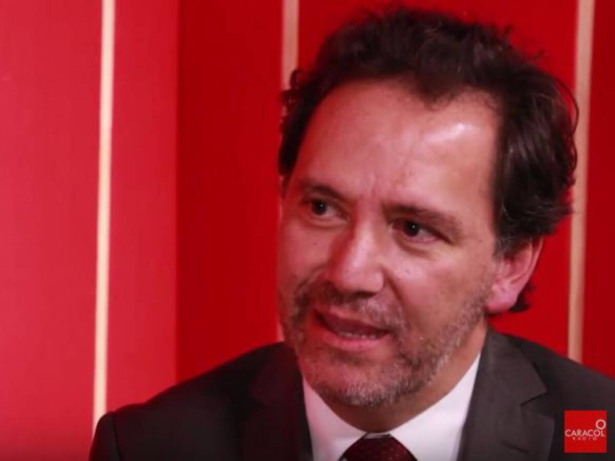 El libro de Camilo Granada: "No piense en un elefante"