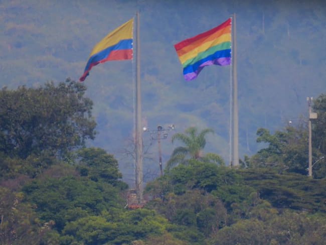 Procuraduría pide investigar a quienes destruyeron bandera LGTBI