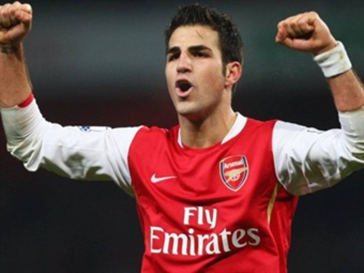 Arsenal y Barcelona anunciaron acuerdo para traspaso de Cesc Fábregas