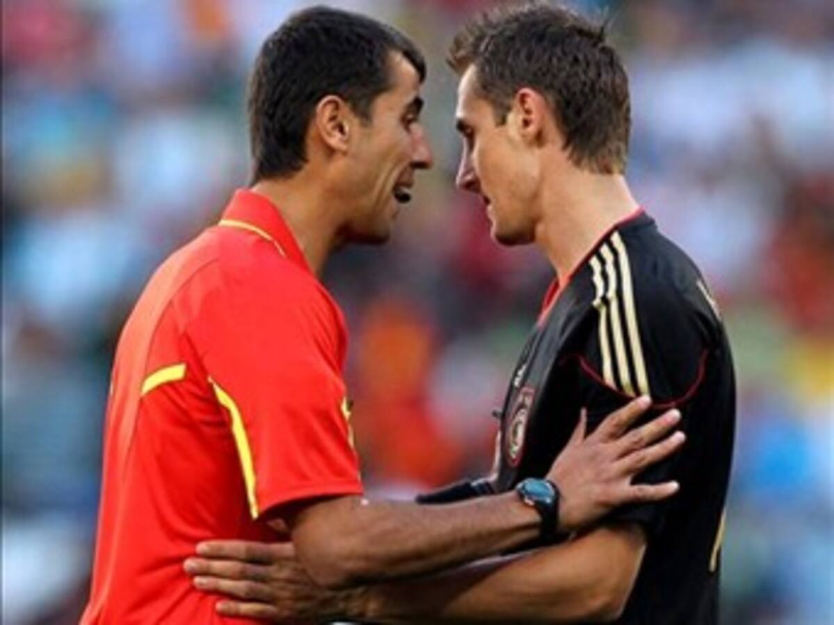 FIFA designa árbitros para semifinales del Mundial