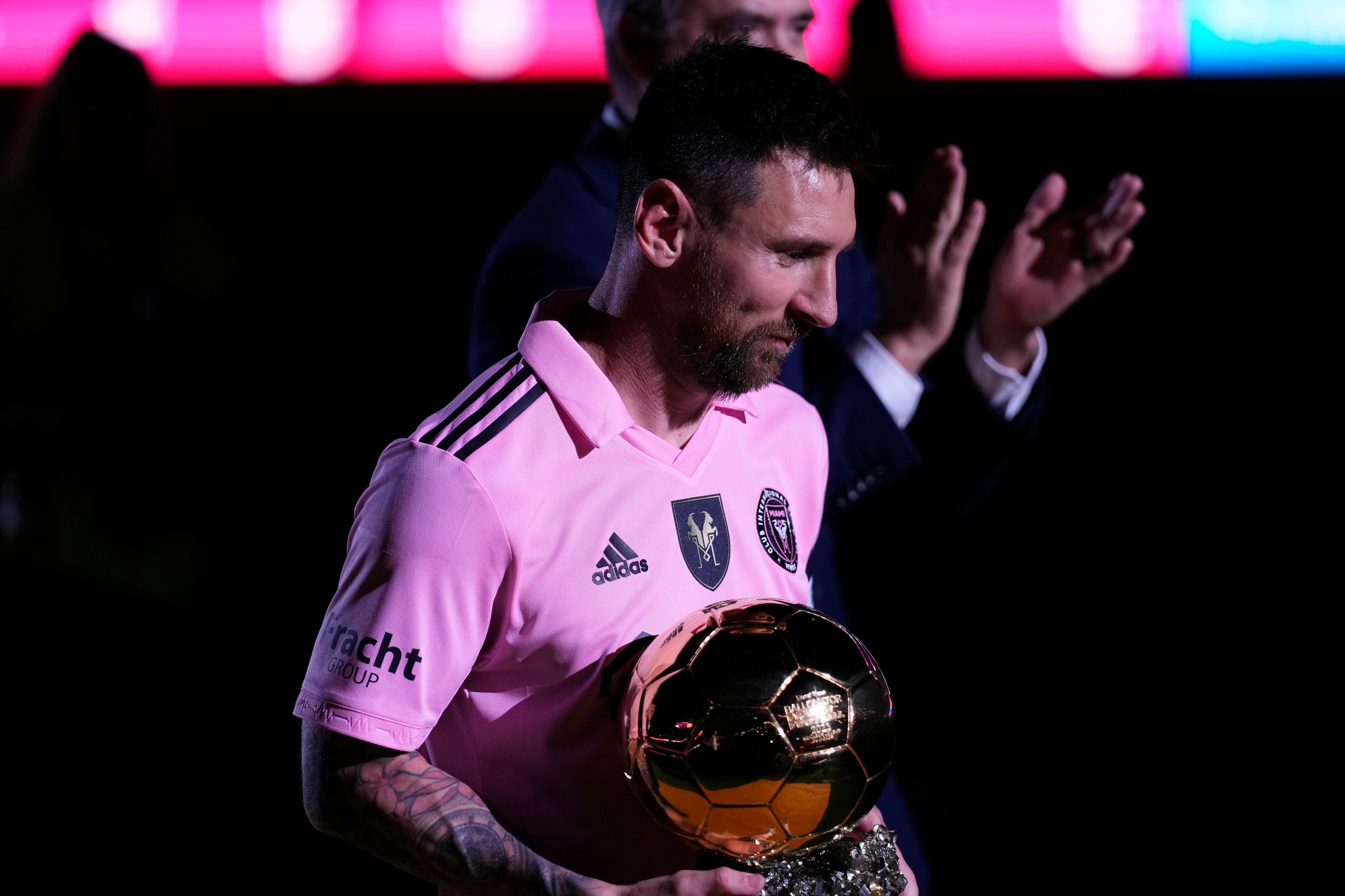 Lionel Messi es homenajeado en Miami por su balón de oro
