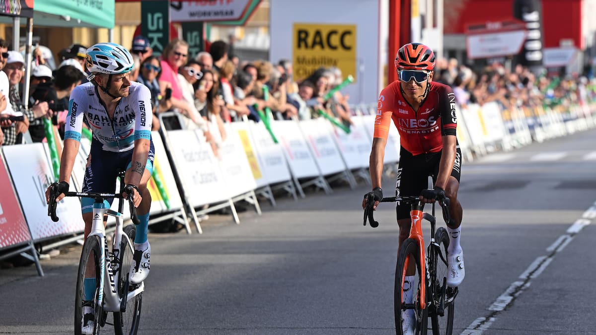 Egan Bernal continúa brillando en la Vuelta a Cataluña y se mantiene en el Top 10