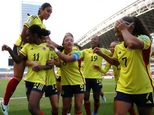 Selección Colombia celebra el primer gol ante Nueva Zelanda