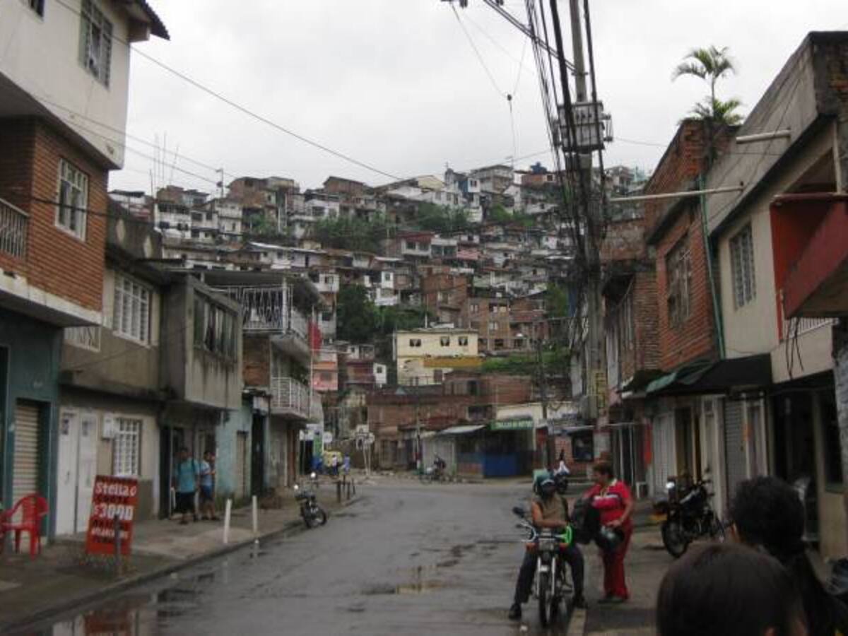 Cuatro heridos a bala deja ataque a vehículo en el suroriente de Cali