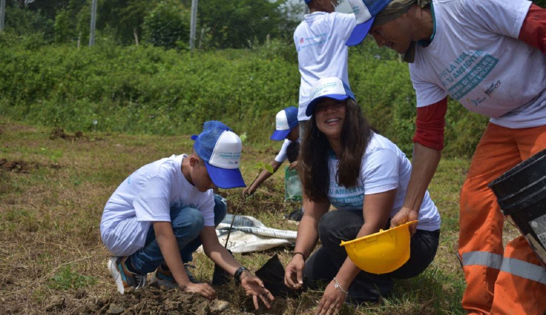 La jornada se adelantó en las zonas verdes de la Planta de Tratamiento Aguas Residuales de ese municipio de los Montes de María
