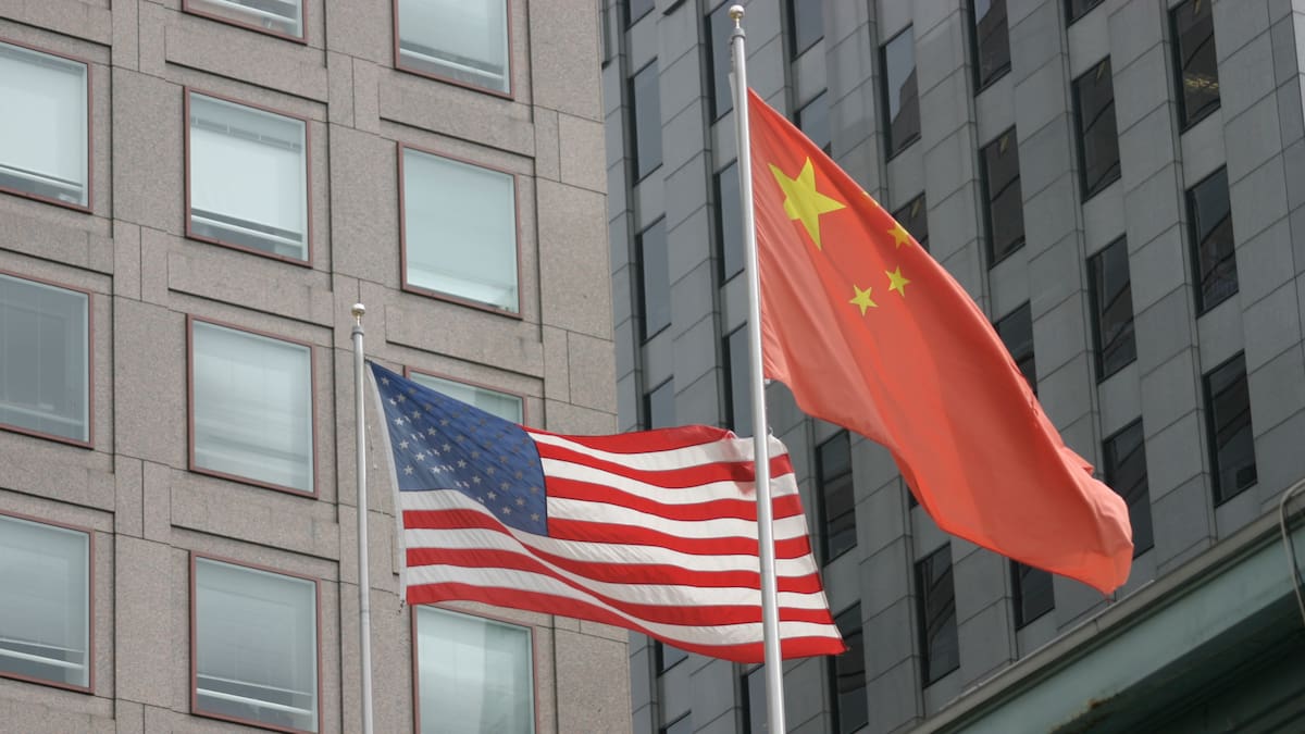 EE.UU. y China tienen que ceder para que las relaciones mejoren: Charles Kupchan