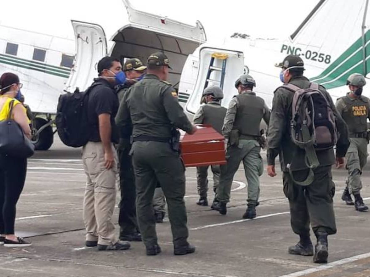 Cuerpos, al parecer, de periodistas ecuatorianos tenían disparos de arma