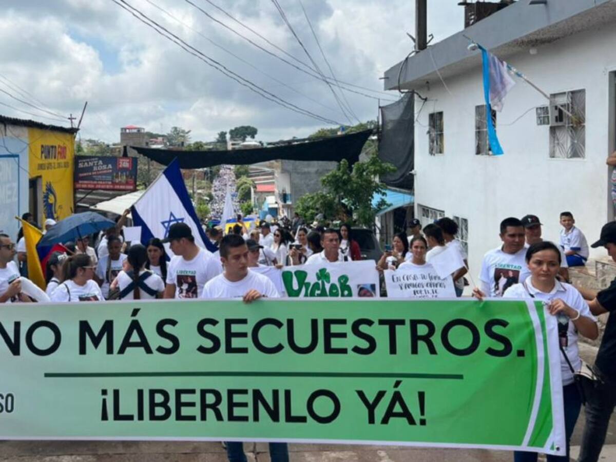 Santa Rosa del Sur protestó para exigir liberación de joven secuestrado