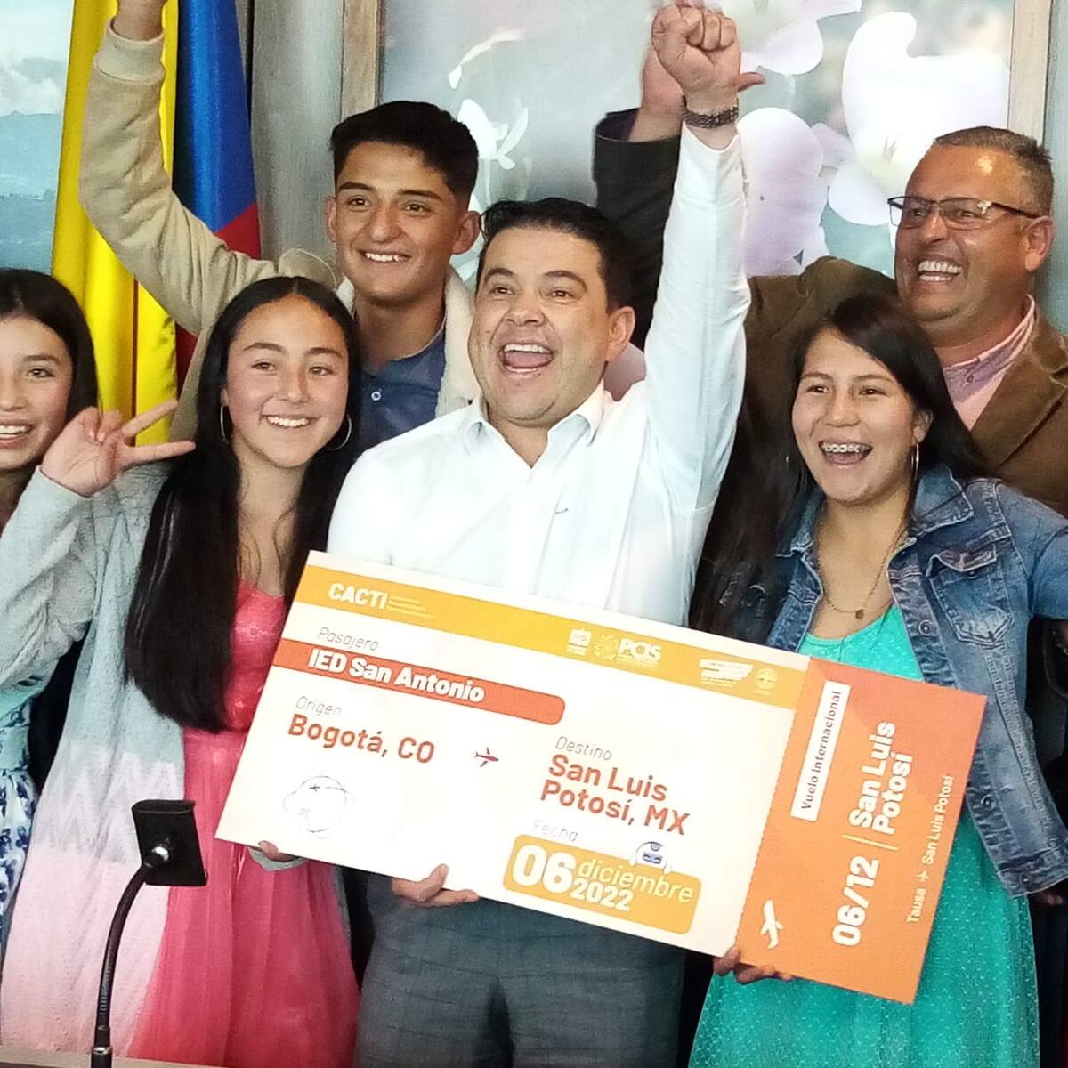 Medalla de plata a estudiantes colombianos que participaron en ExpoCiencias México