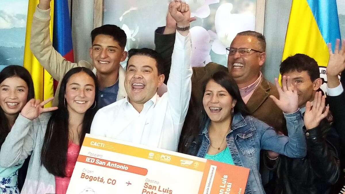 Medalla de plata a estudiantes colombianos que participaron en ExpoCiencias México