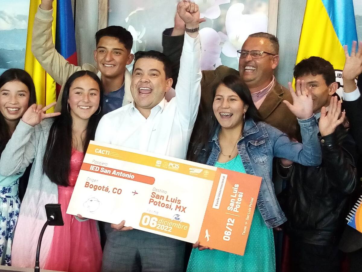 Medalla de plata a estudiantes colombianos que participaron en ExpoCiencias México