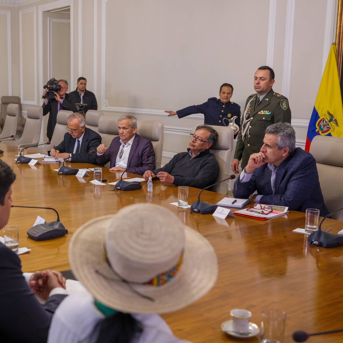 Los puntos clave de reunión de Petro y la delegación que negocia con Estado Mayor Central