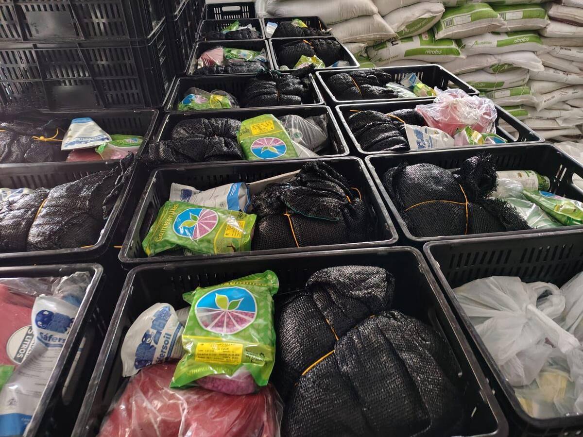 Gobernación entrega 2.700 kits de seguridad alimentaria a familias damnificadas por lluvias en Urabá