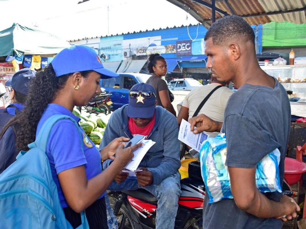 700 personas atendidas en brigada informativa del PES sobre libreta militar en Bazurto