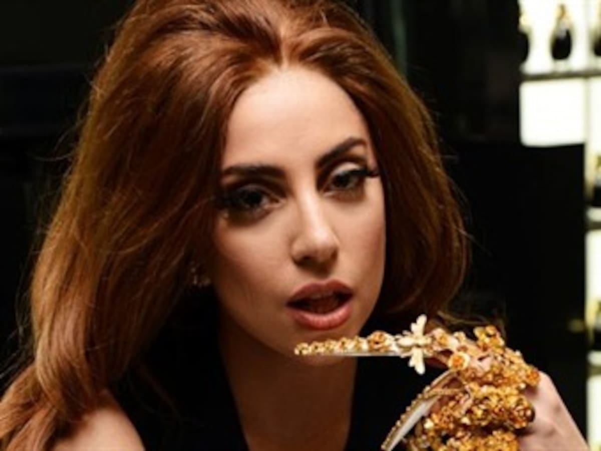 Lady Gaga suspende sus presentaciones por una lesión