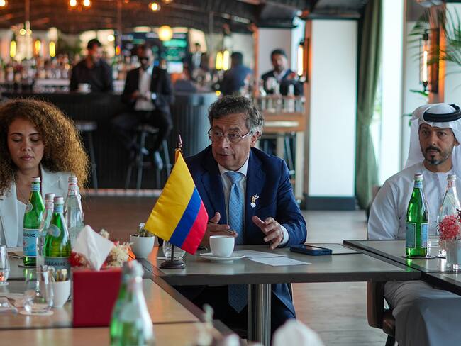 Colombia avanzó con empresarios de Emiratos Árabes en proyecto para construir megacentro de inteligencia artificial en Santa Marta