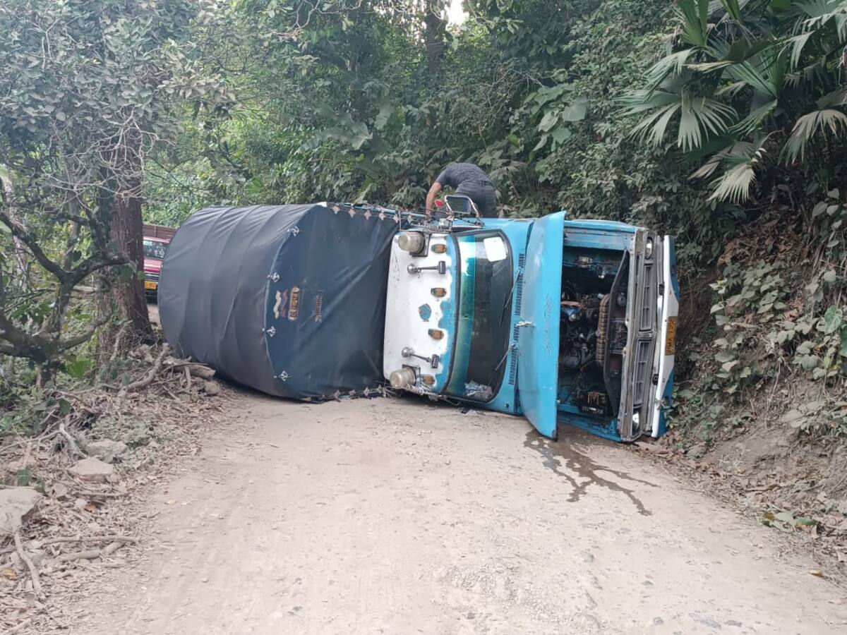 Se volcó un camión en la vía Paraguay y bloqueo la movilidad de carros a Barrancabermeja