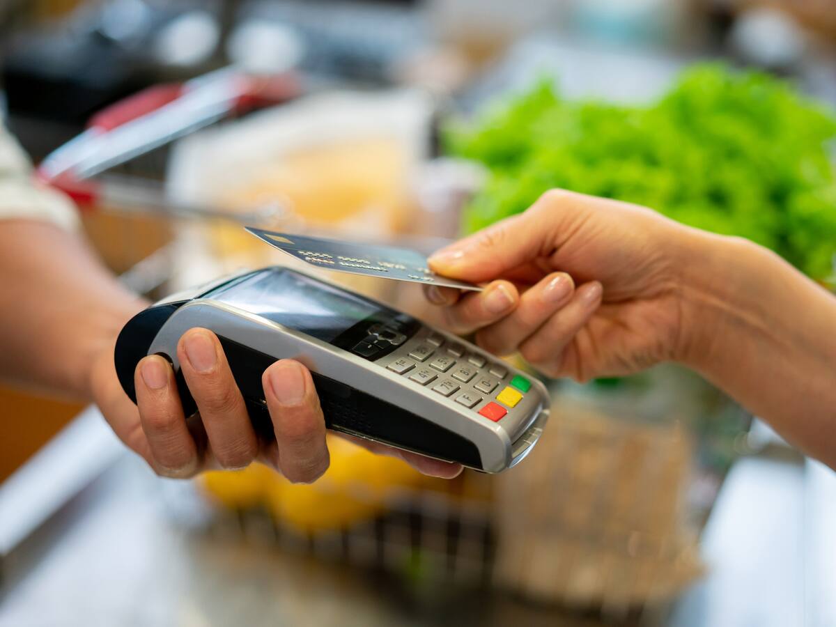 Retenciones a pagos digitales le restaron $180.000 millones a microempresarios, advierte Bold