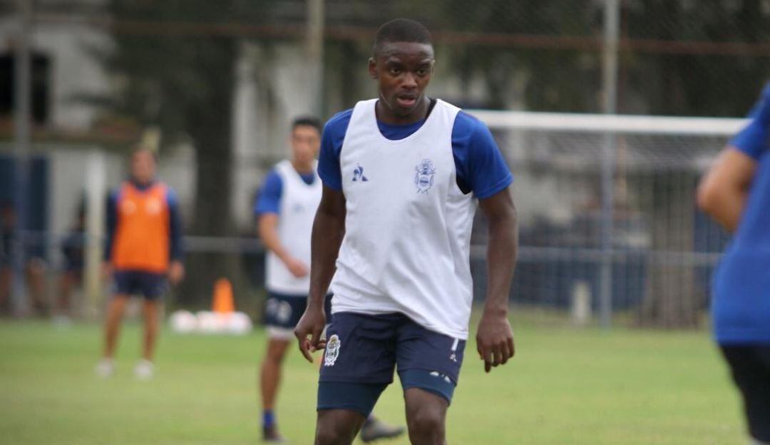 Johan Carbonero, futbolista colombiano de Gimnasia Esgrima La Plata