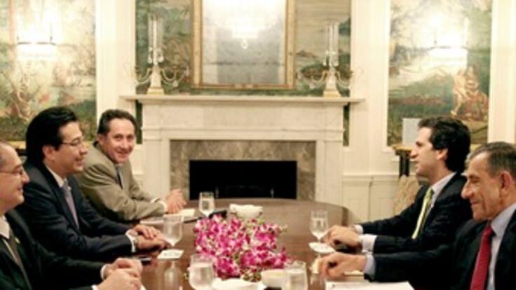Cancilleres de Colombia y Ecuador optimistas tras primera reunión