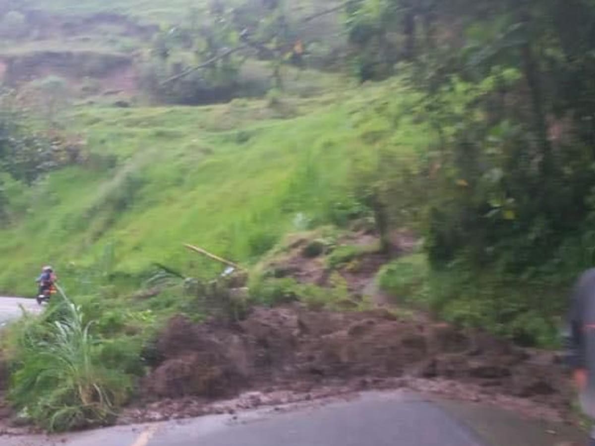 Nuevamente la vía que de Manizales conduce a Neira, Caldas, está cerrada por un derrumbe