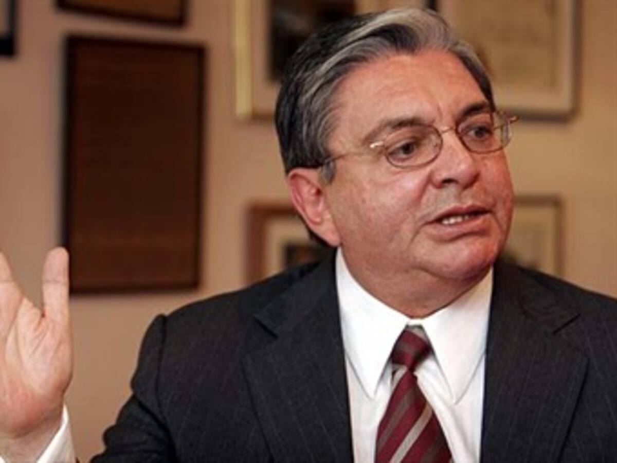 Mininterior pide explicaciones frente a sala de interceptación en la Procuraduría