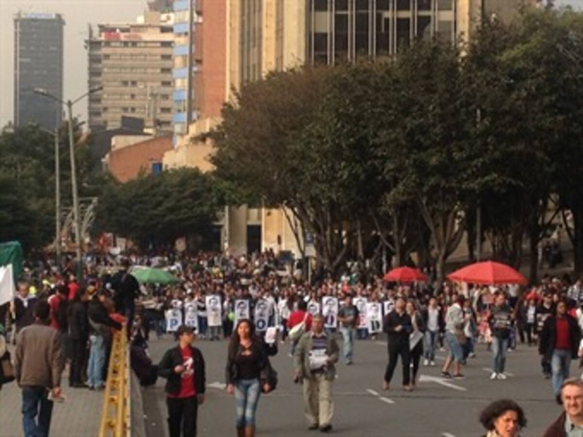 En fotos, la marcha de este viernes en apoyo a Gustavo Petro