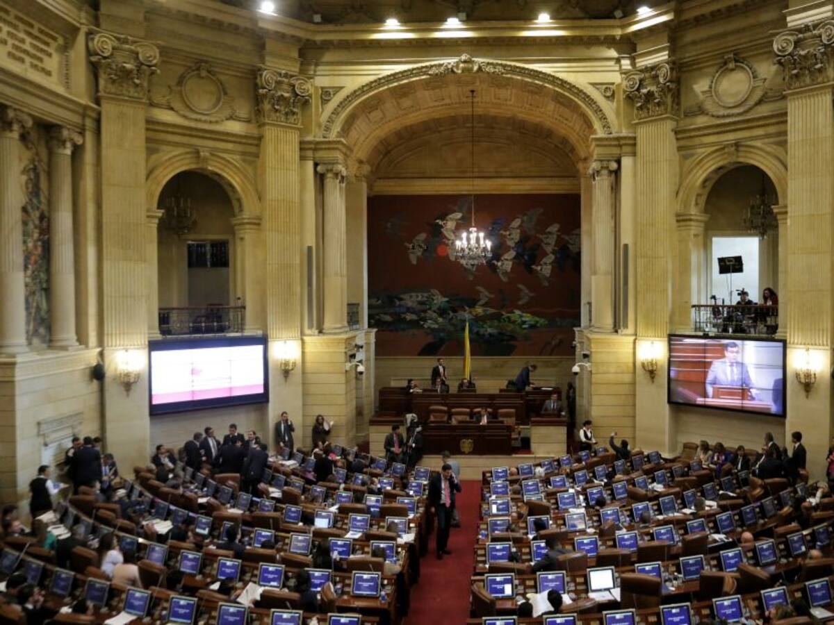Gobierno pierde pulso y Cámara hundió listas cerradas