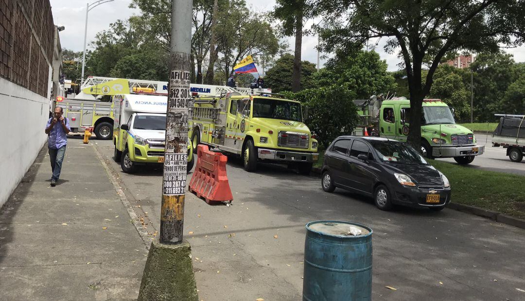 Bomberos de Medellín protestan en las vías de la ciudad