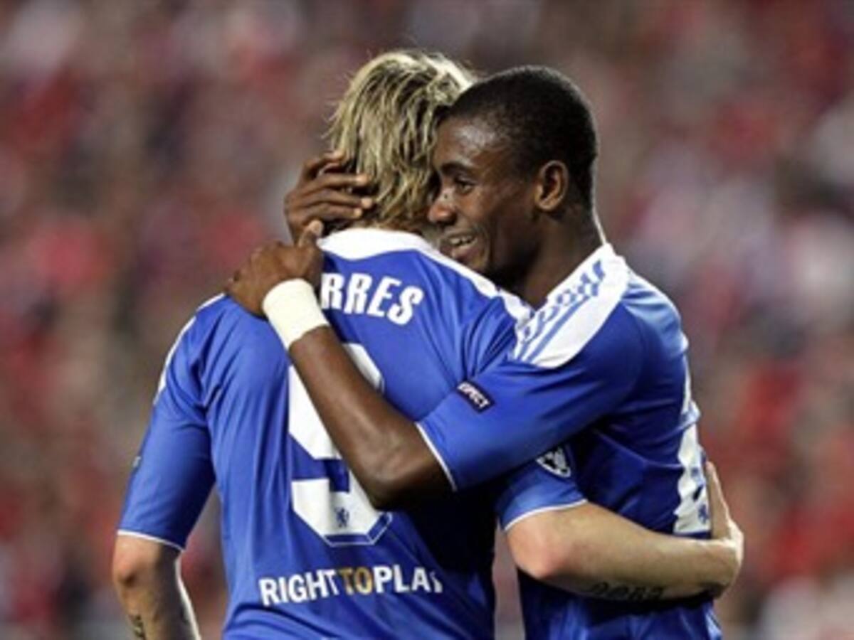 Kalou le dio el triunfo al Chelsea en su visita a Benfica en Champions League