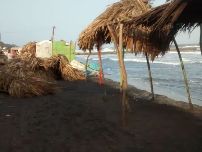 Estragos del fuerte oleaje en las playas de Salgar en el Área Metropolitana de Barranquilla