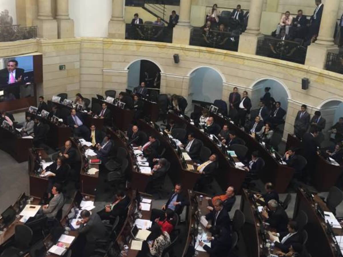 Senado dejó votación del plebiscito de la paz para este miércoles