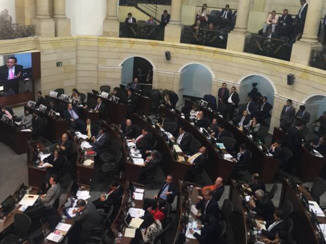 Senado dejó votación del plebiscito de la paz para este miércoles