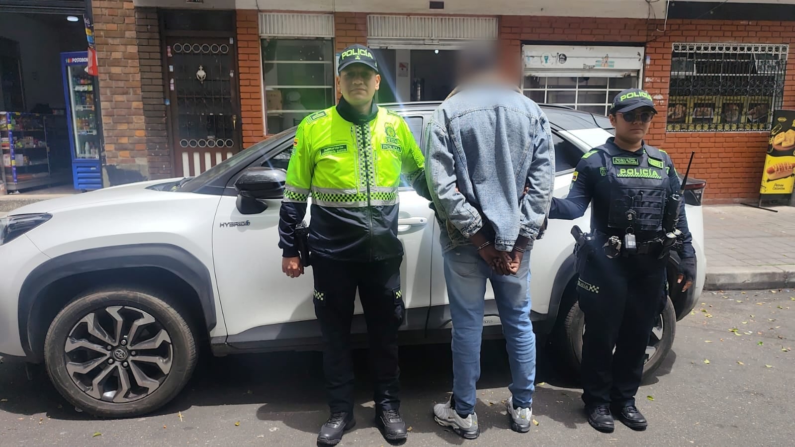 Conductor fue amarrado en zona boscosa de Bogotá tras robo: autoridades capturaron a responsable