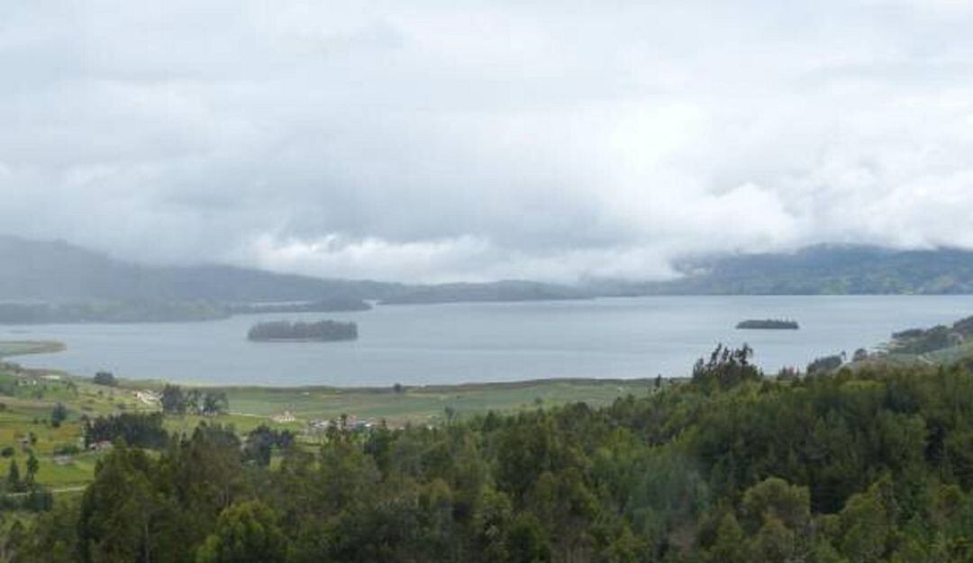 Un metro ha disminuido el nivel del lago de Tota debido al fenómeno del niño