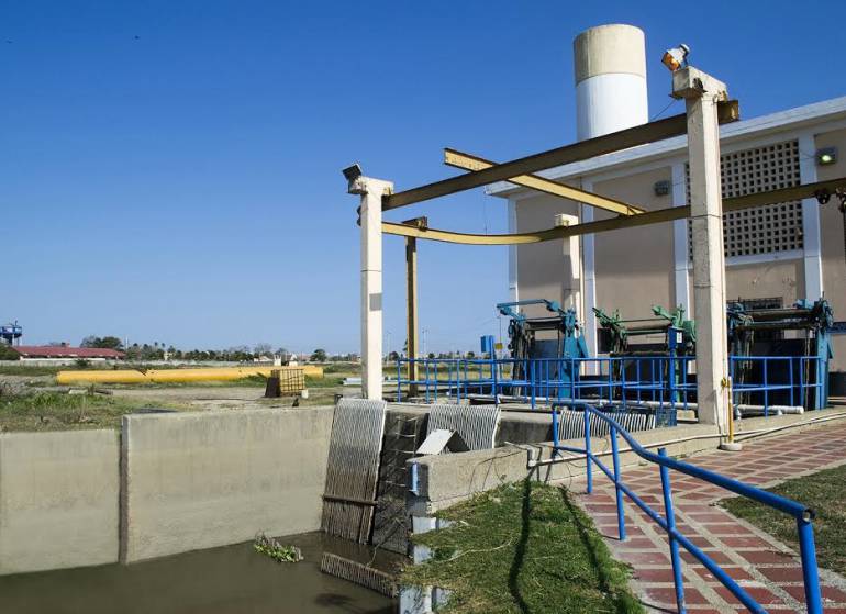 Sistema de desbaste o rejillas en la captación del Acueducto de Barranquilla.